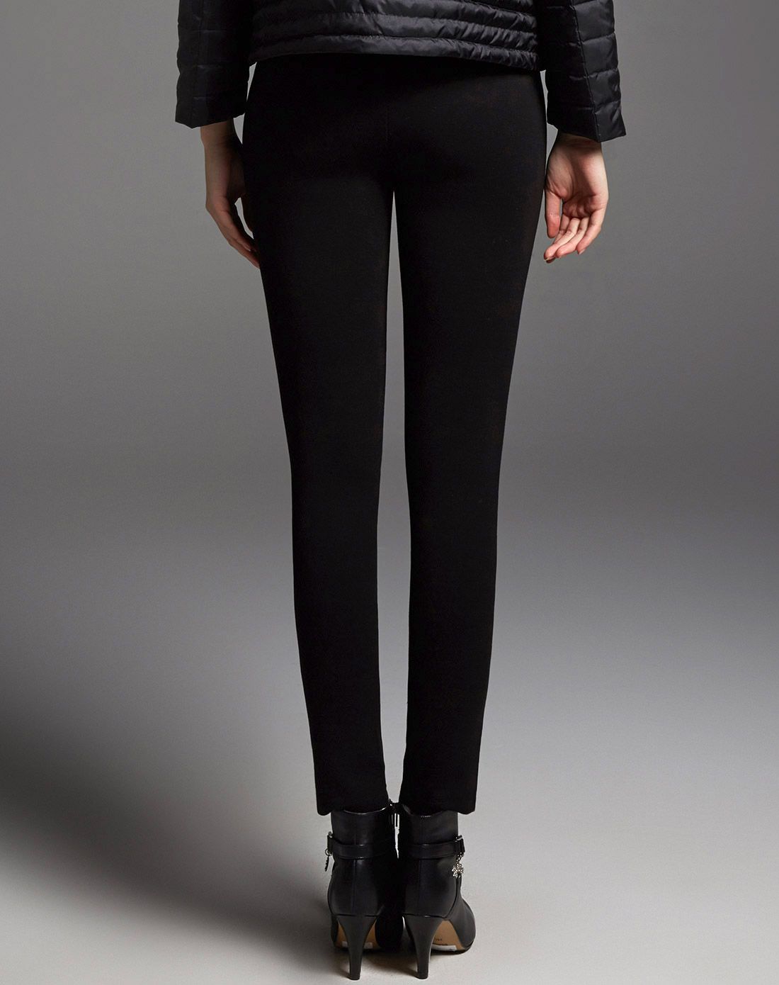 黑色修身打底裤