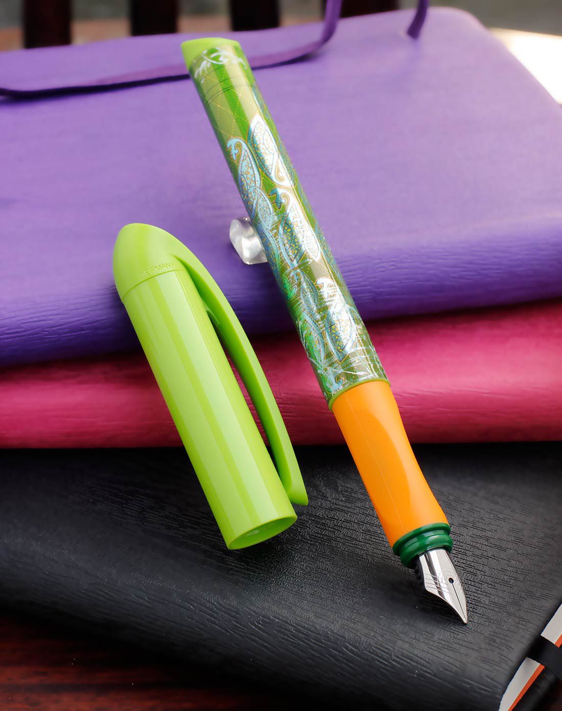 德国施耐德 生命绿钢笔赠吸墨器迷你文具盒包装