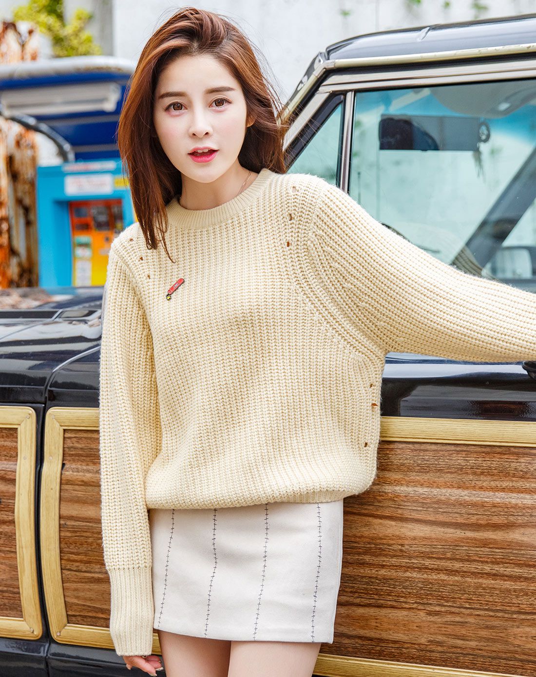 浅杏小圆领长袖套头宽松毛衣