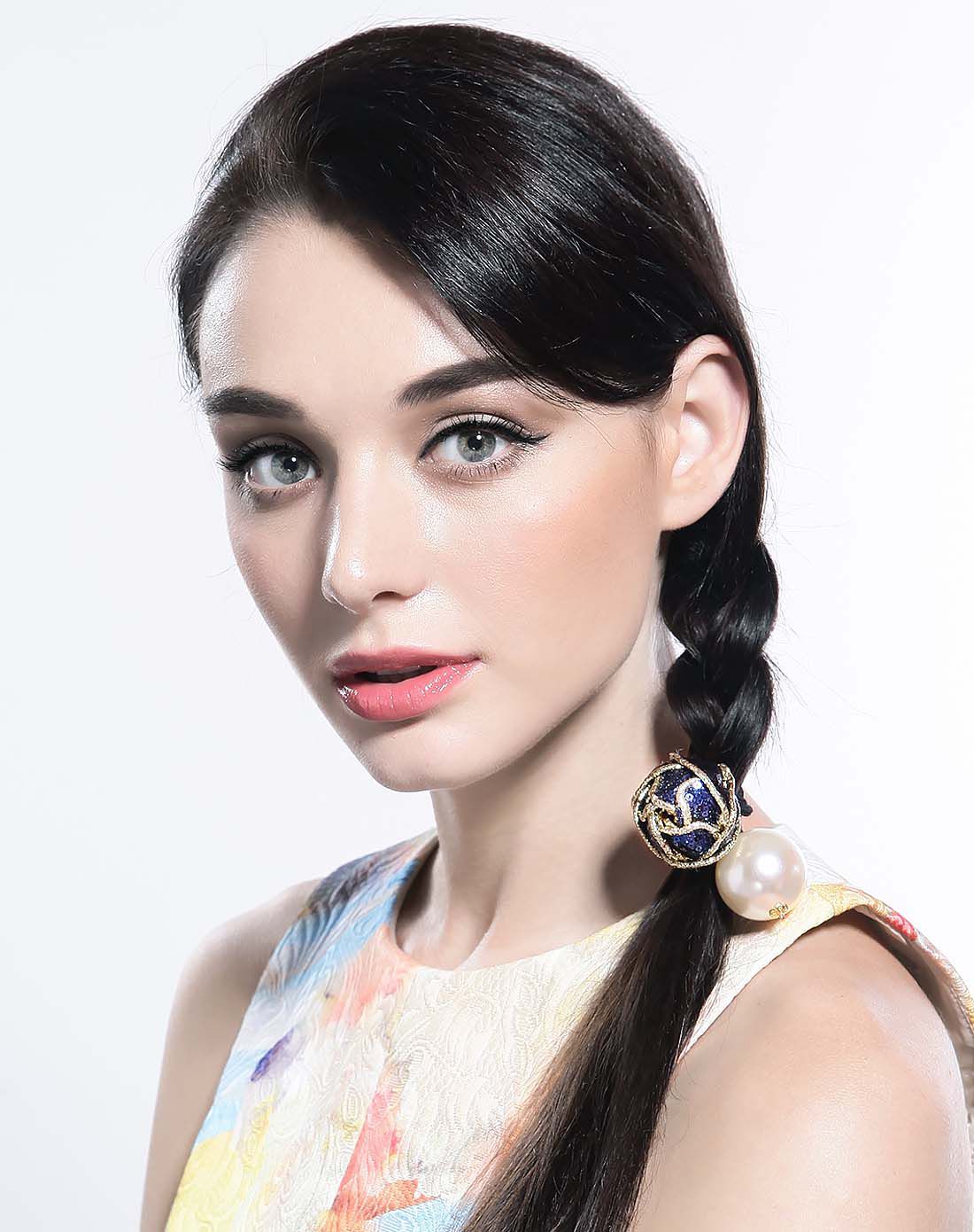 rena chris 宝蓝珍珠白色球形发圈