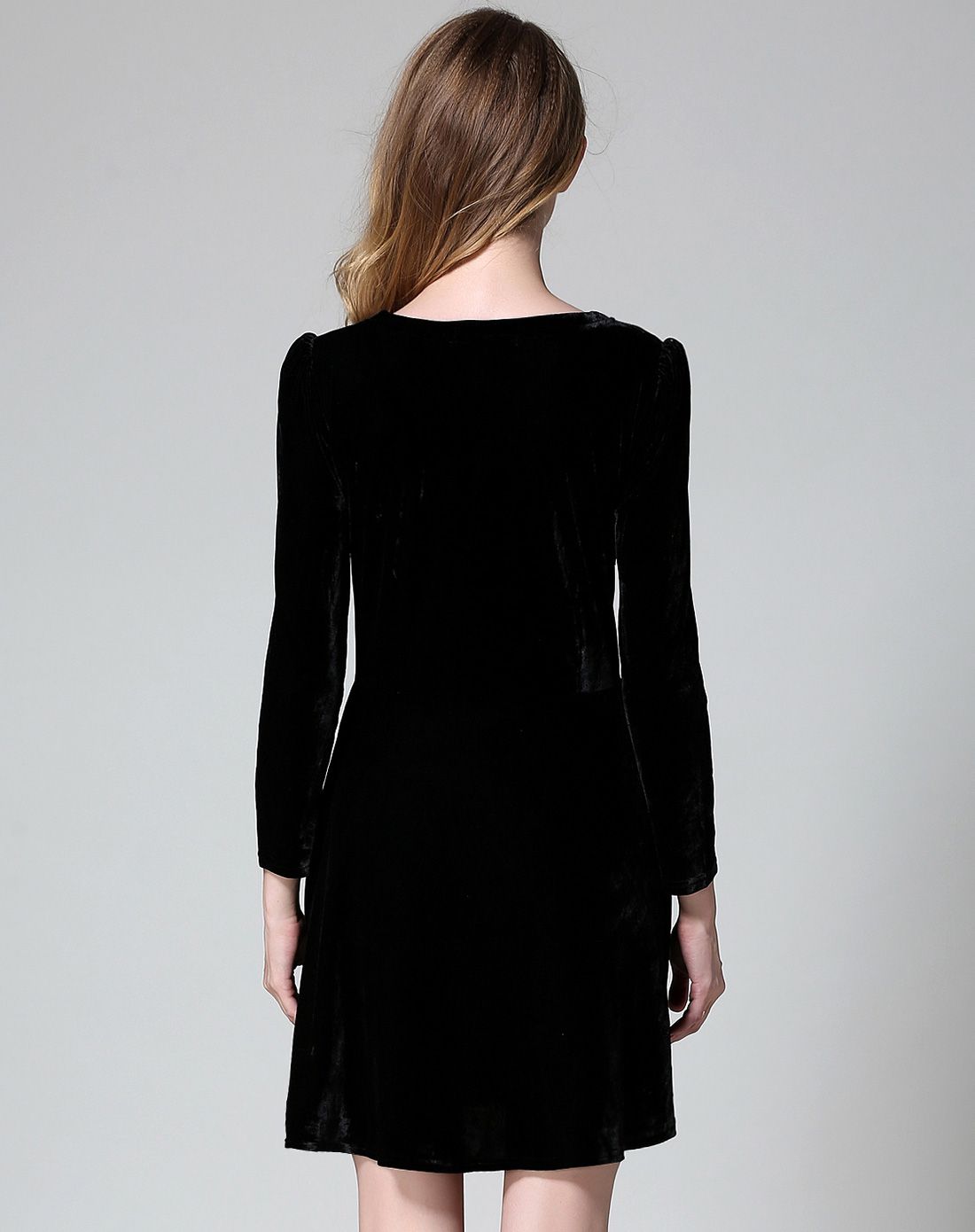 黑色天鹅绒长袖连身裙