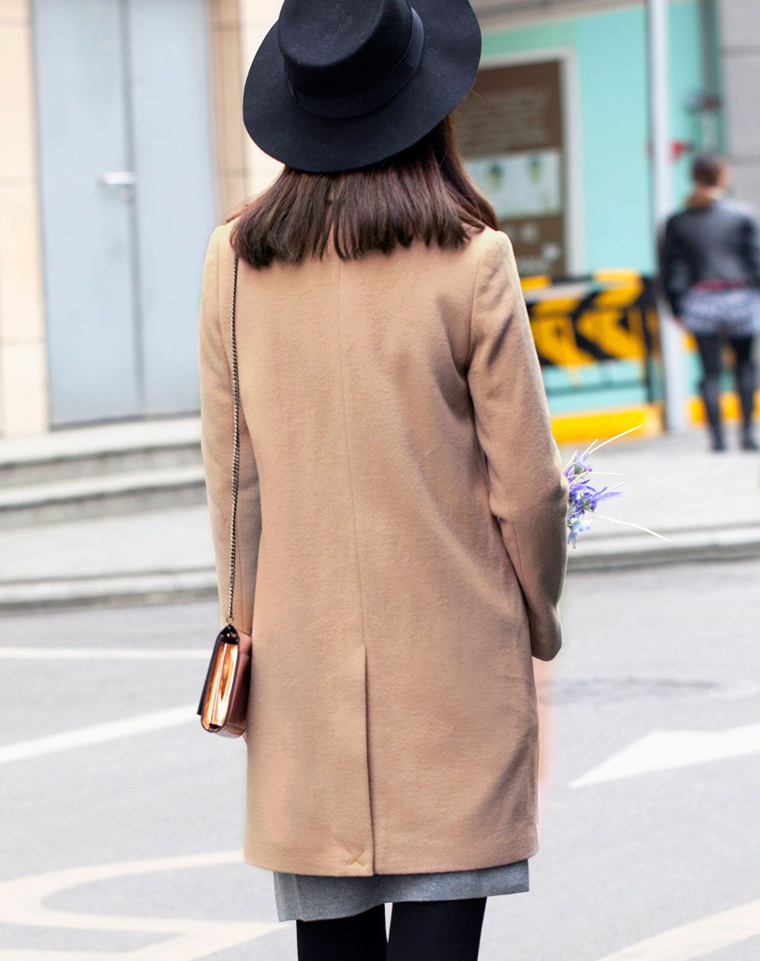 女士米驼色简约纯色h型中长羊毛呢大衣