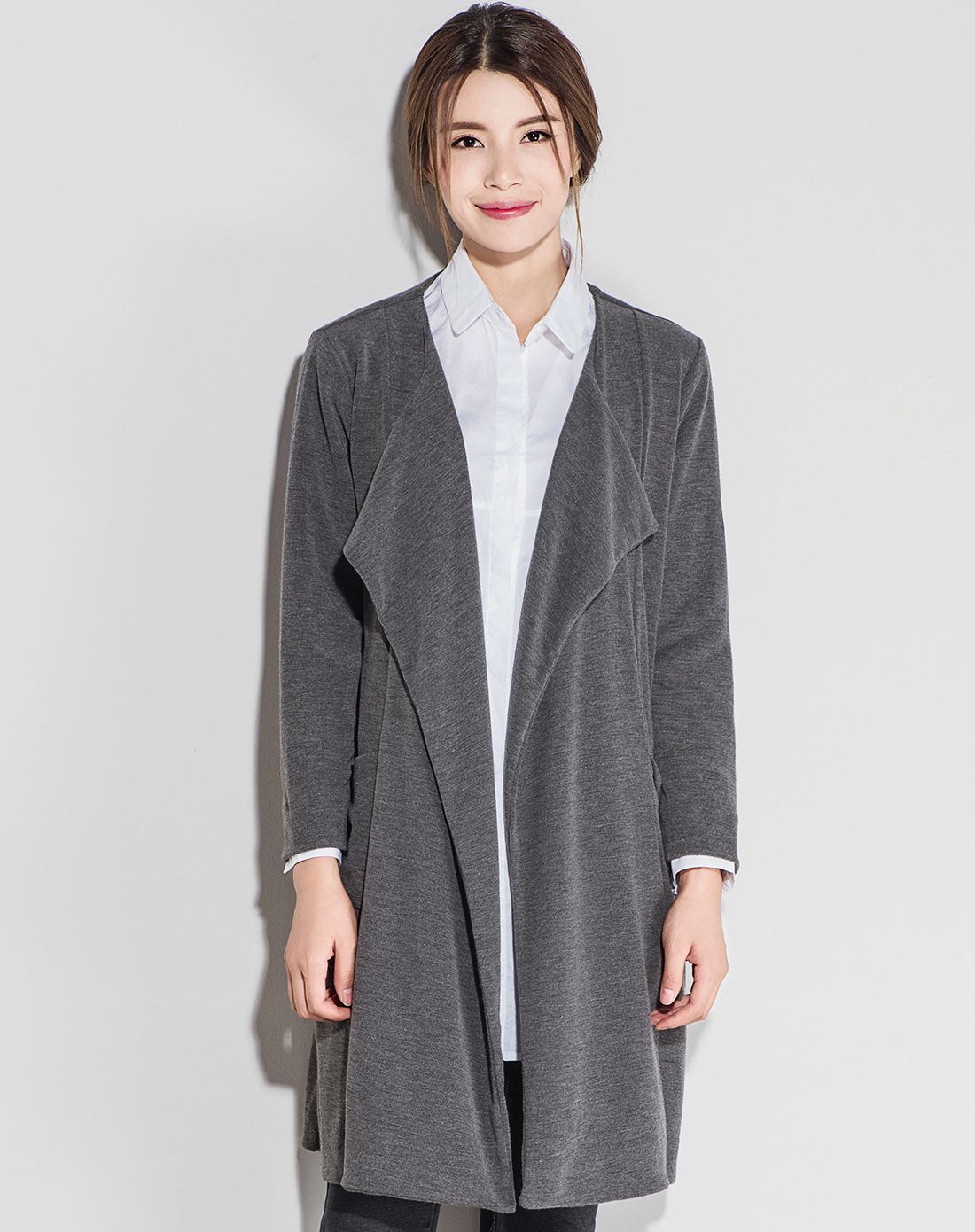 米色羊毛莱赛尔混纺高档开衫