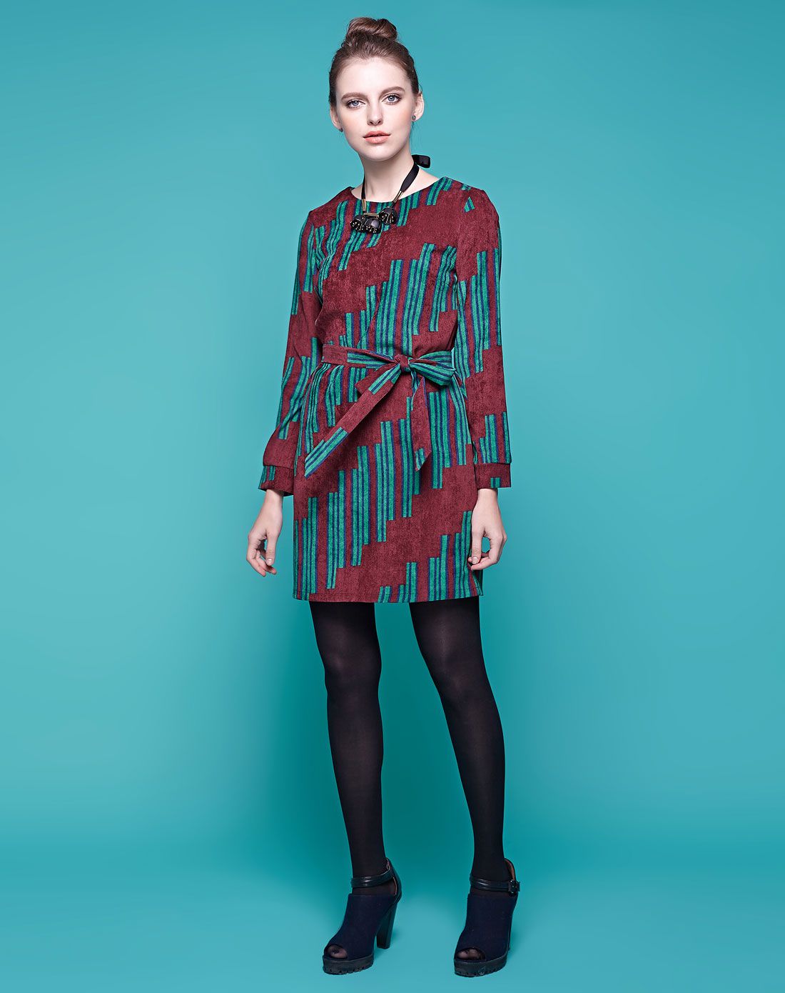 ugoccam时尚印花收腰合身款连衣裙adl009798_唯品会