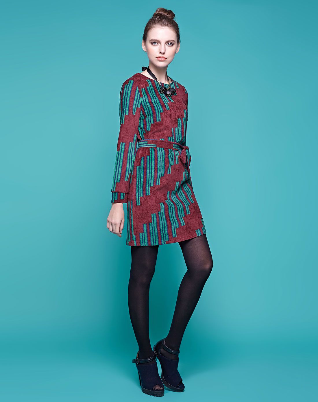 ugoccam时尚印花收腰合身款连衣裙adl009798_唯品会