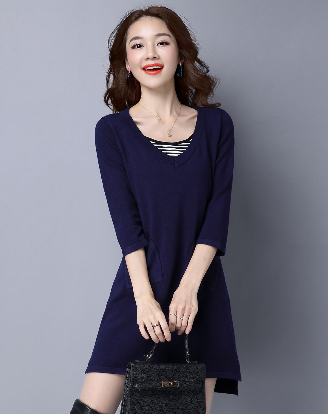 绿色针织连衣裙配吊带