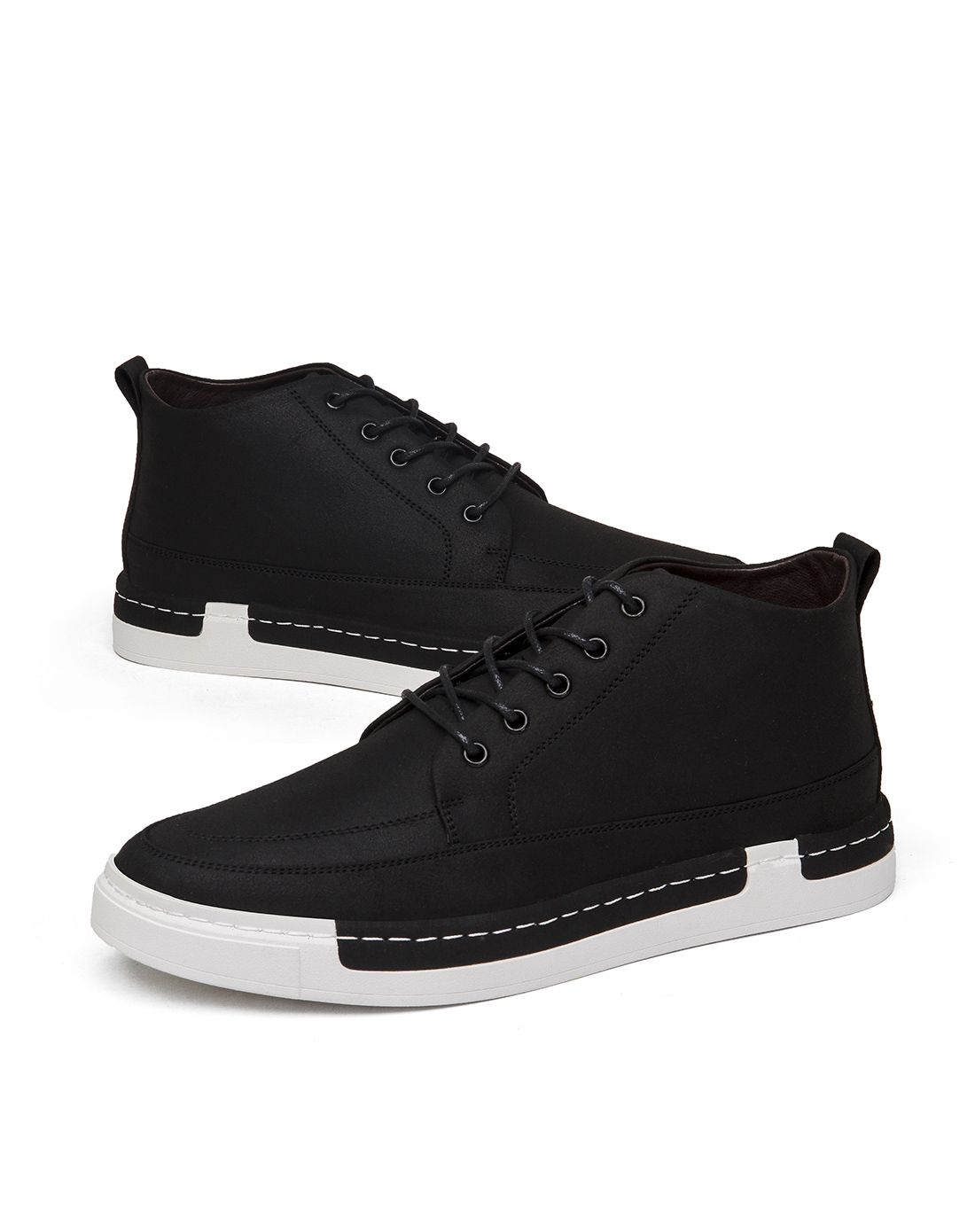 黑色系带时尚中帮休闲鞋