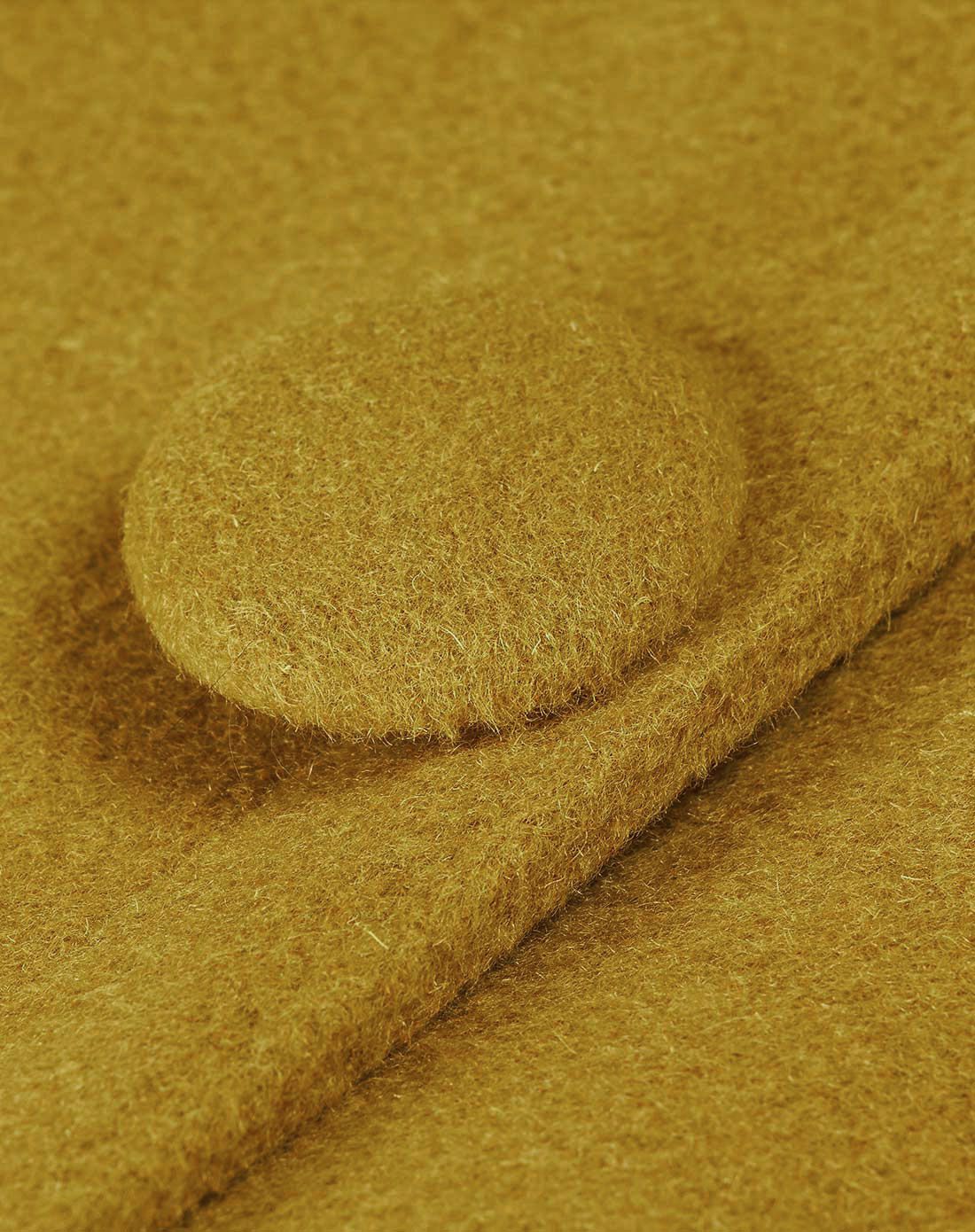 中黄色翻驳领双排扣纯色毛呢外套