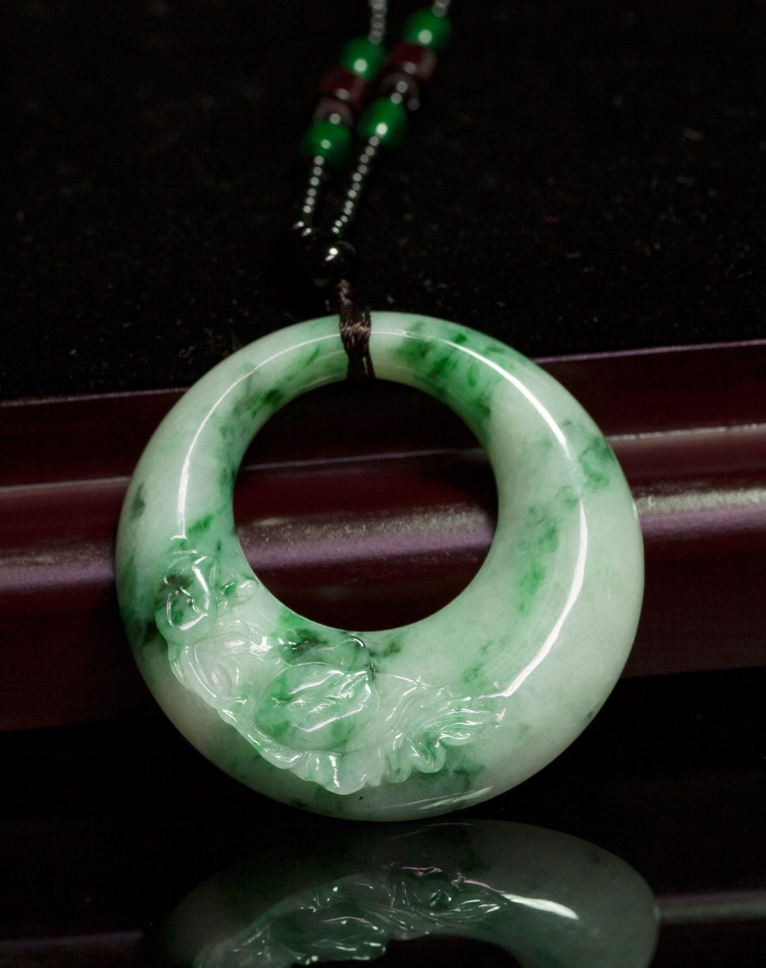 filial&love 飘绿雕花玉环翡翠吊坠(附证书)