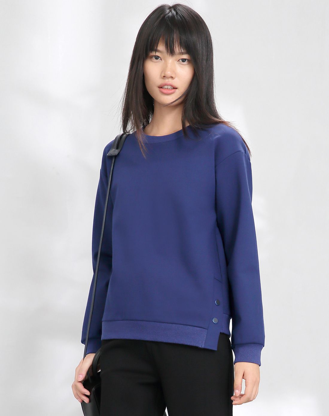 酒红下摆开衩套头卫衣