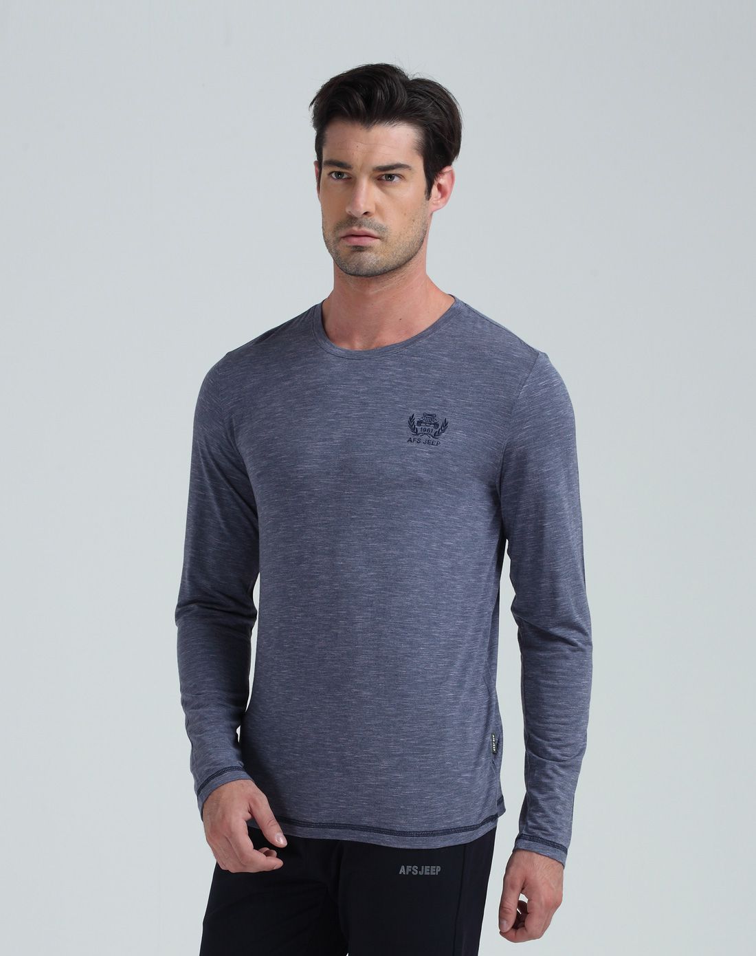轻质舒适 男士灰蓝色t恤 圆领长袖