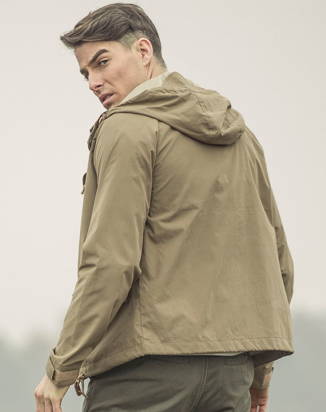 ak 军事复古连帽短夹克