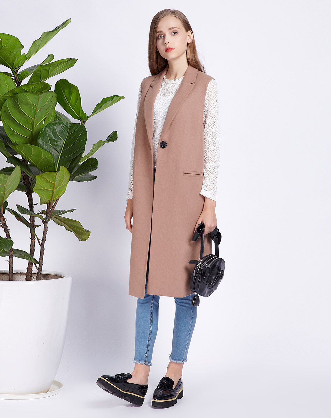 驼色中长款气质翻领无袖外套
