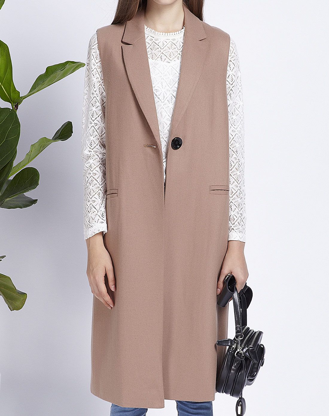 驼色中长款气质翻领无袖外套