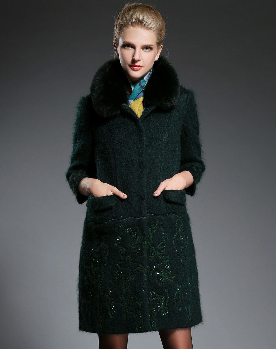 墨绿色高贵优雅呢大衣
