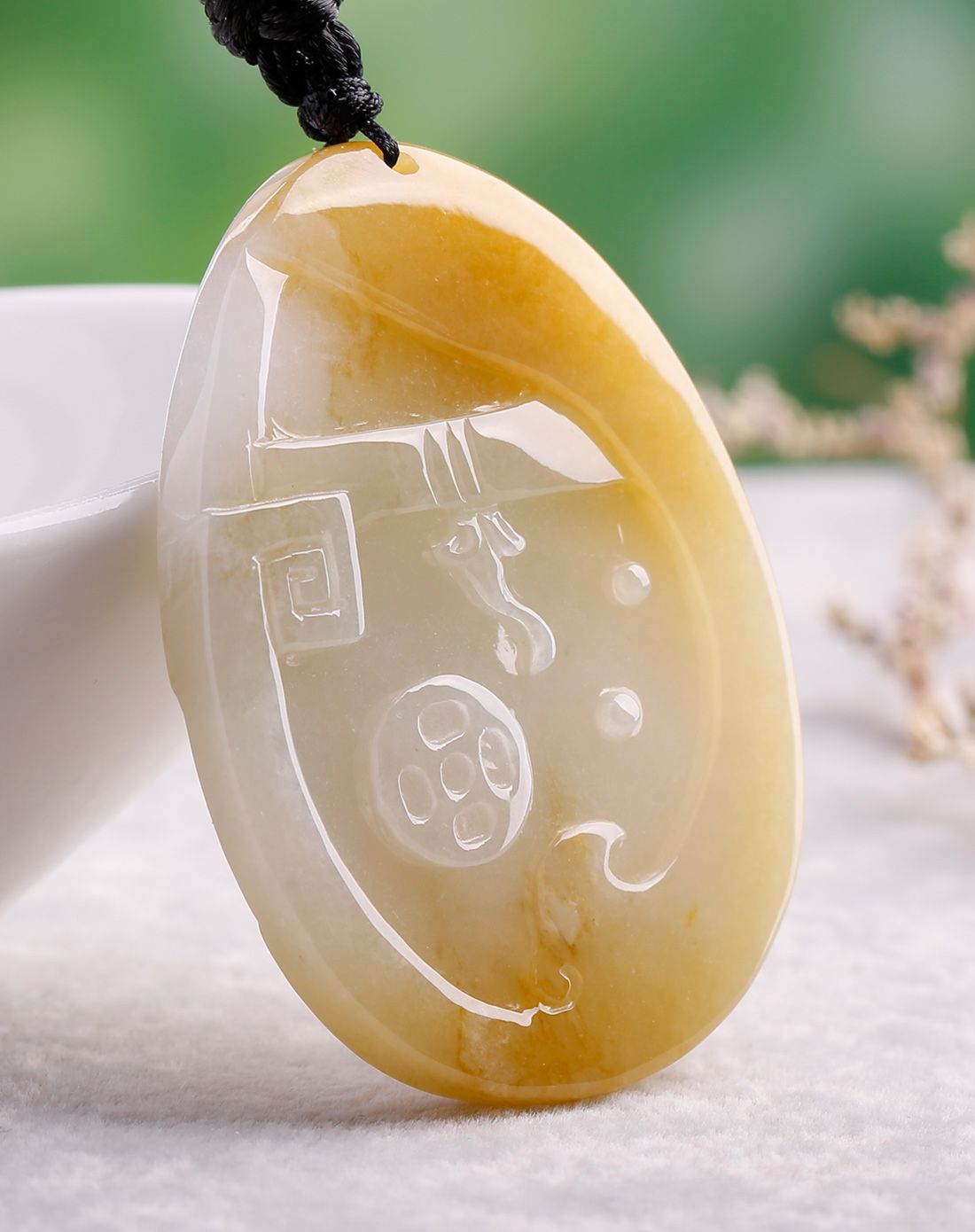 一品翠 天然a货黄翡鱼跃龙门吊坠(附证书)