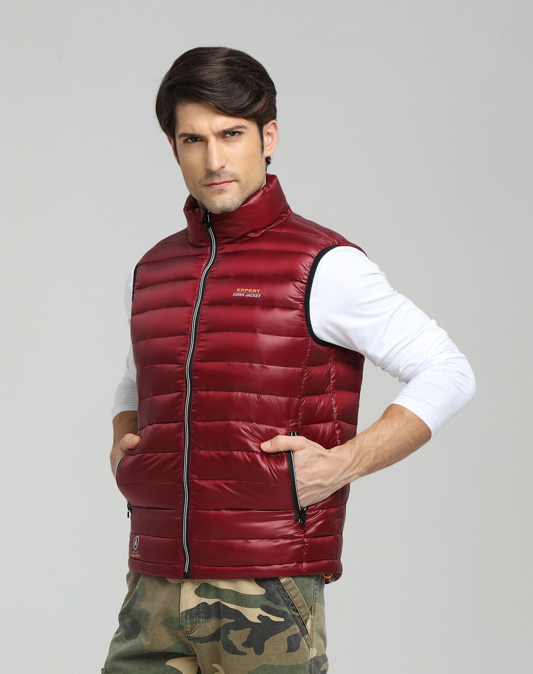 战地吉普户外男士服装清仓专场防泼水 男士酒红色羽绒马甲 立领短款