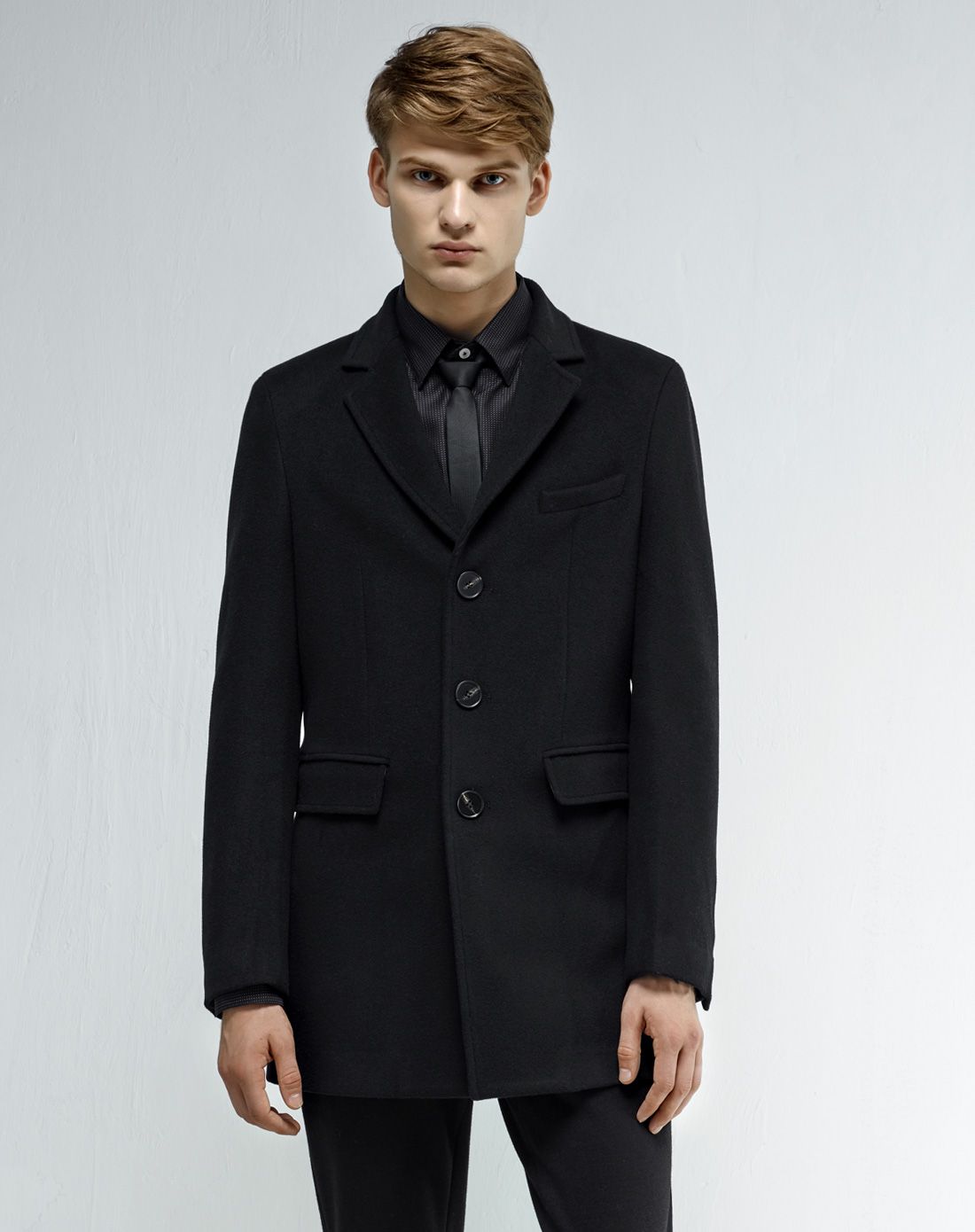 黑色 纯羊毛西装领常规款两粒扣毛呢大衣