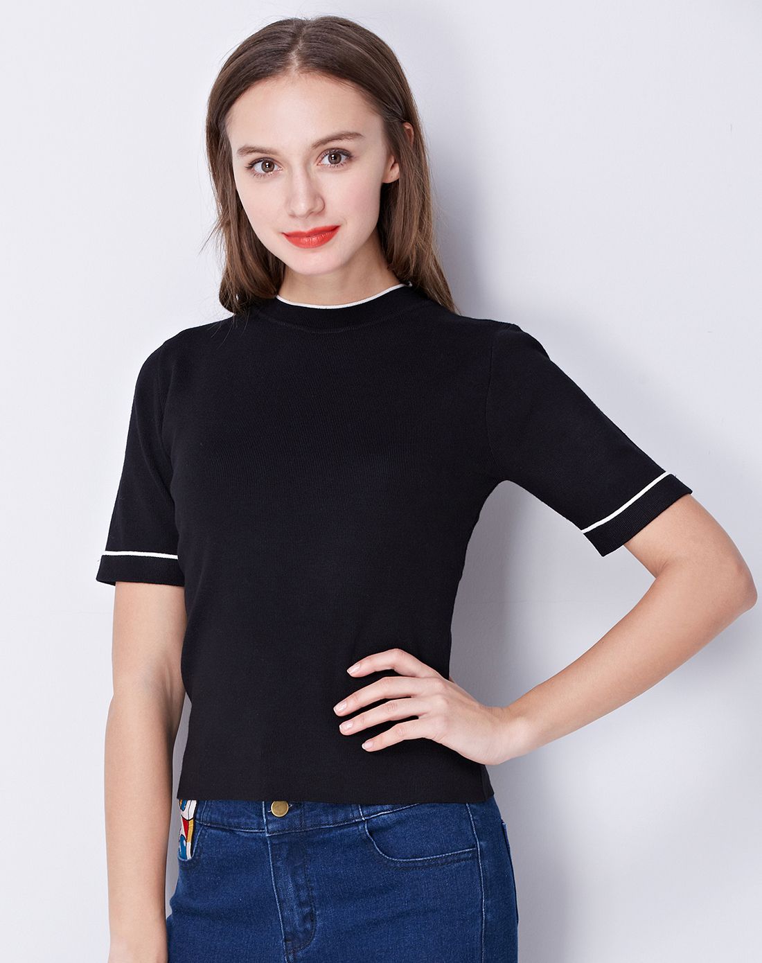 黑色短袖毛针织衫