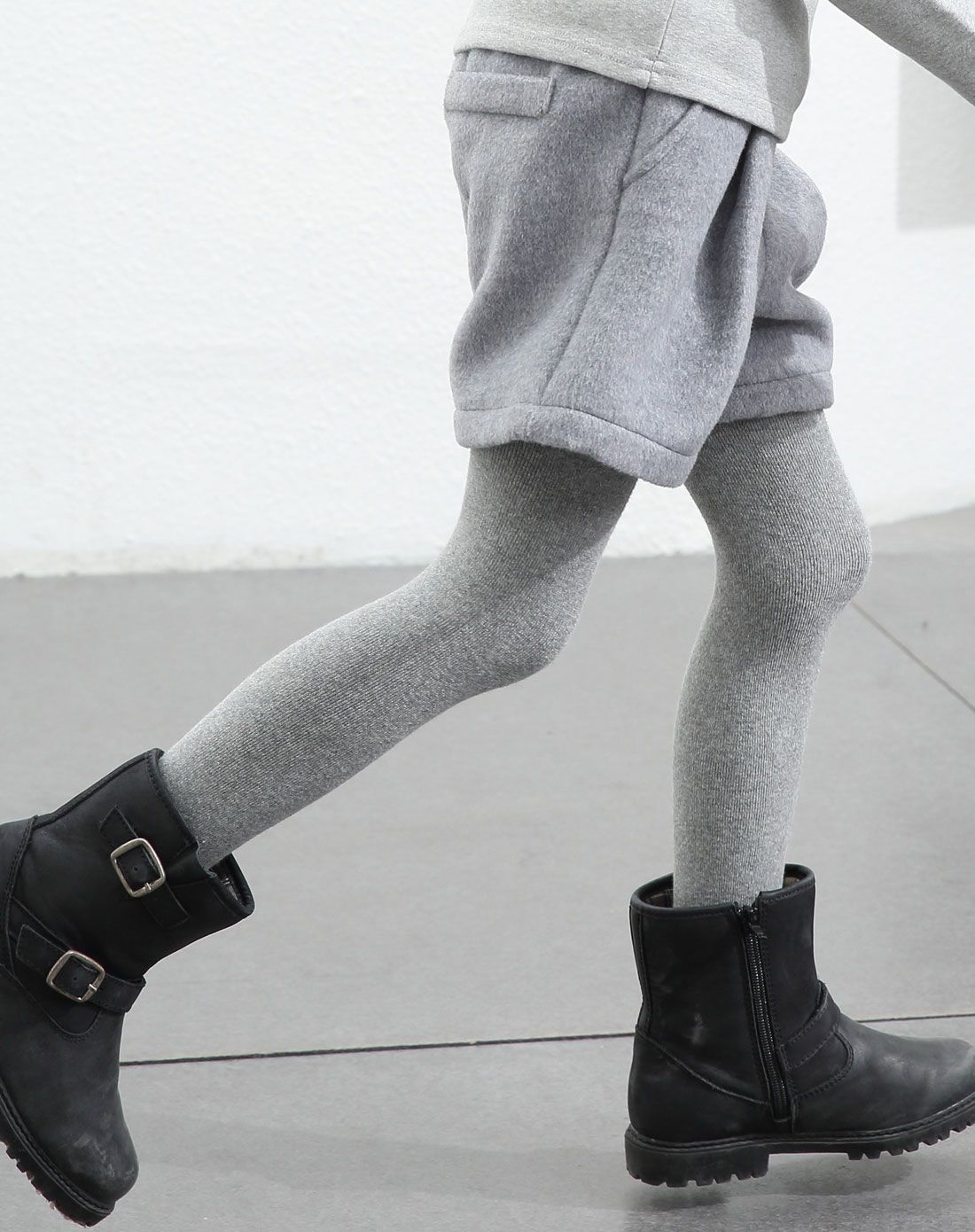 浅灰色纯色百搭打底裤袜