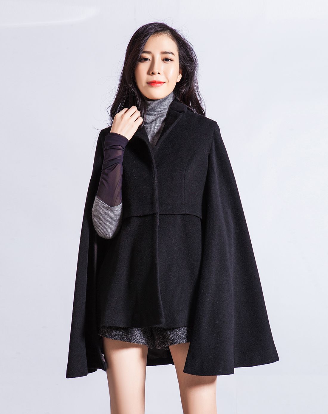 女士红色翻领复古斗篷呢料大衣