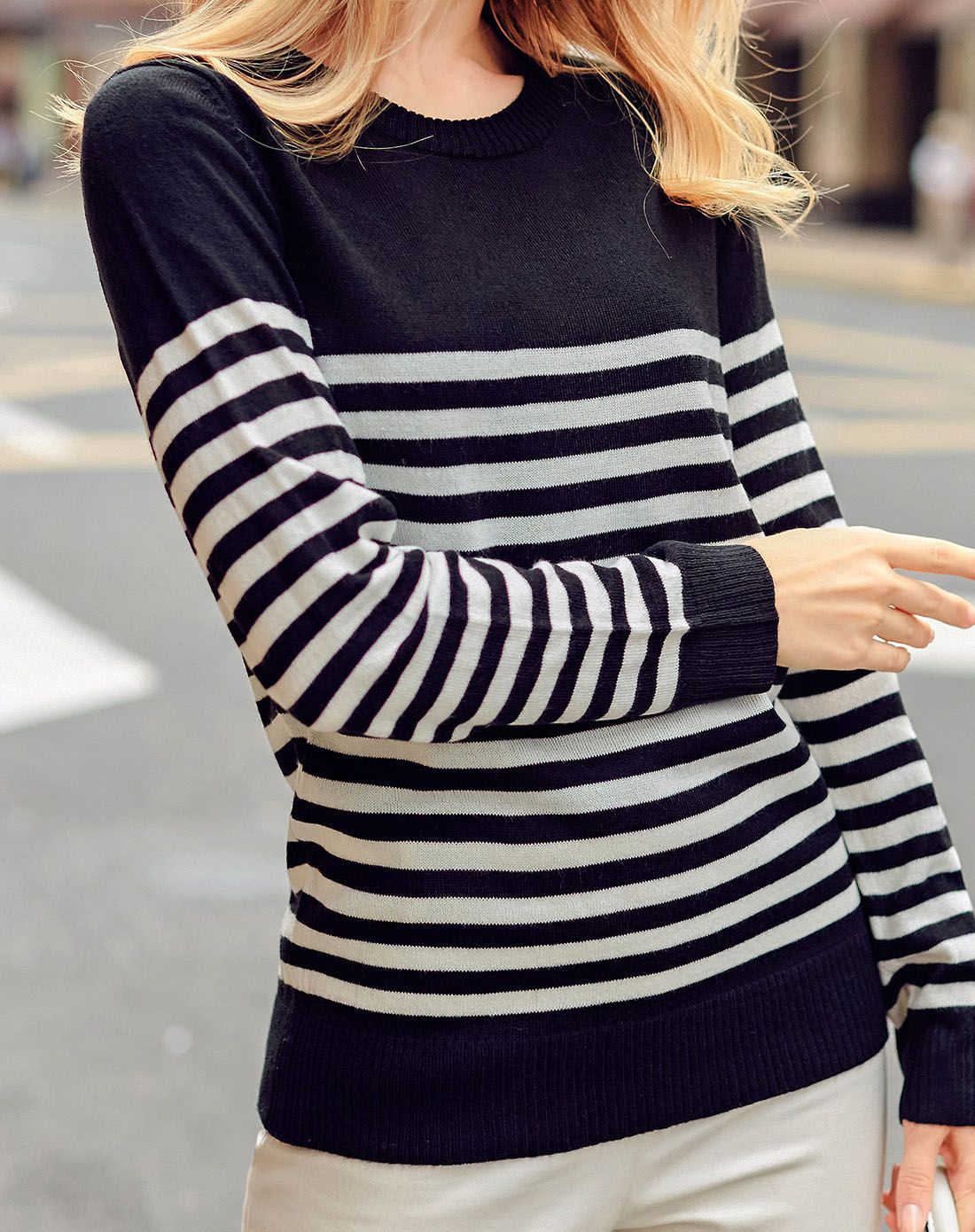 长袖慵懒毛衣黑白条纹针织衫