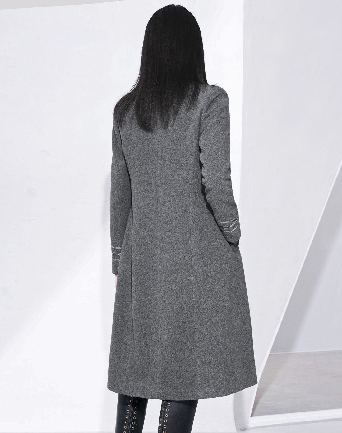 雾灰色双排扣饰边修身长羊毛呢外套