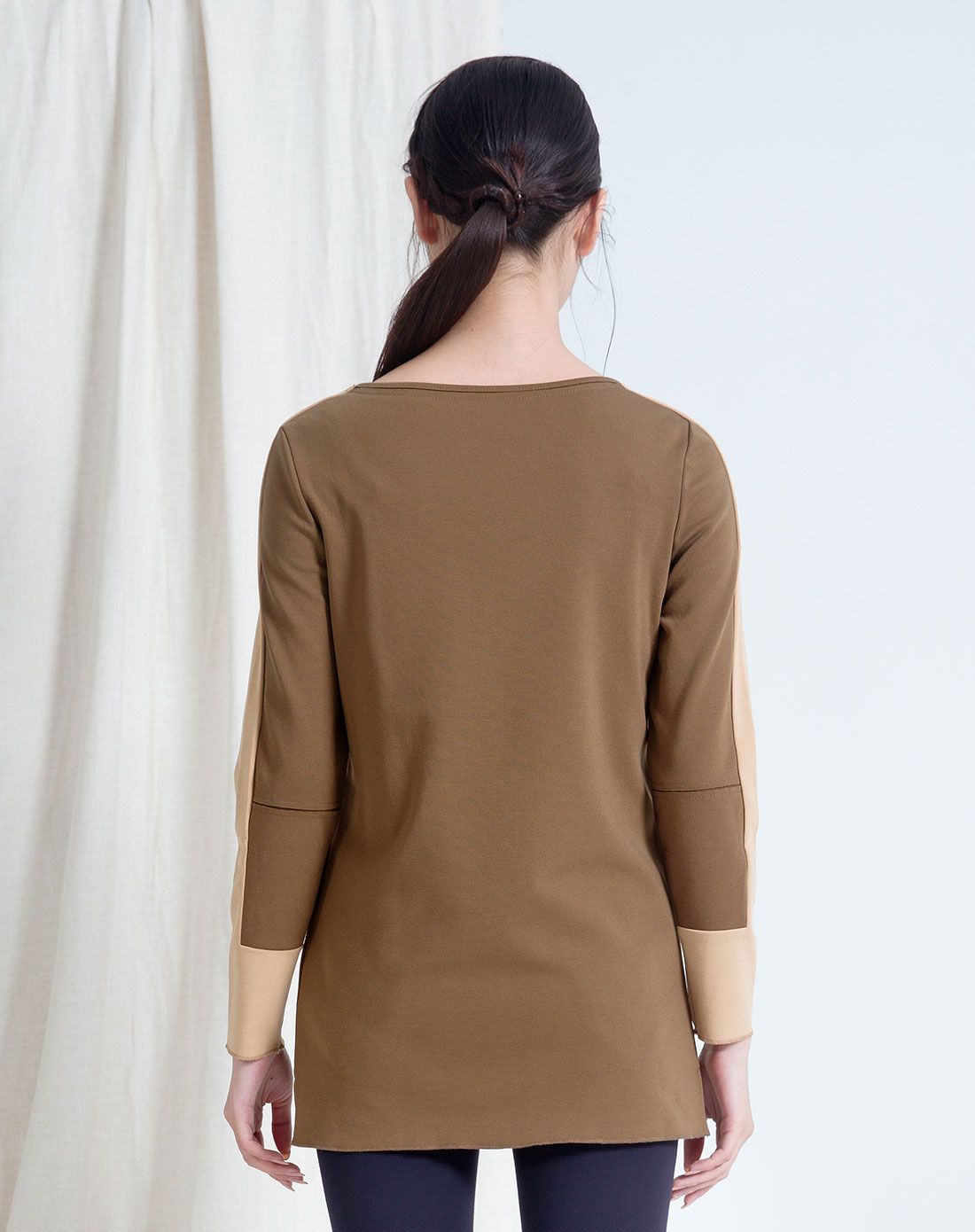 女款深栗色中长款t恤