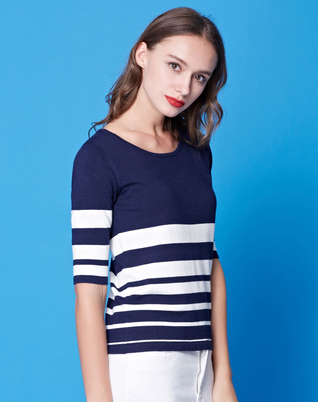 蓝白条色简约时尚五分袖针织衫