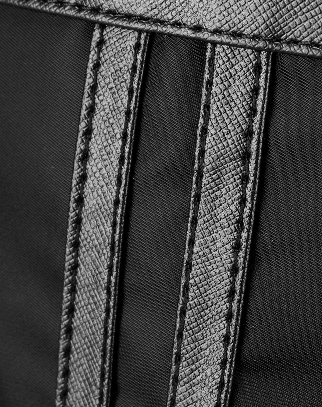 女款黑色尼龙布系列欧美简约休闲双肩包