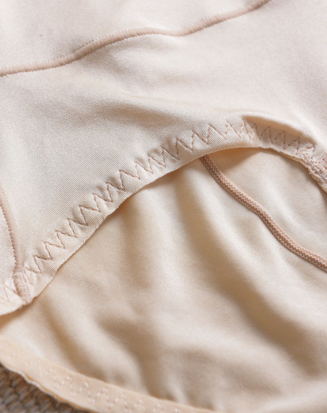 超薄丝滑高腰收腹裤