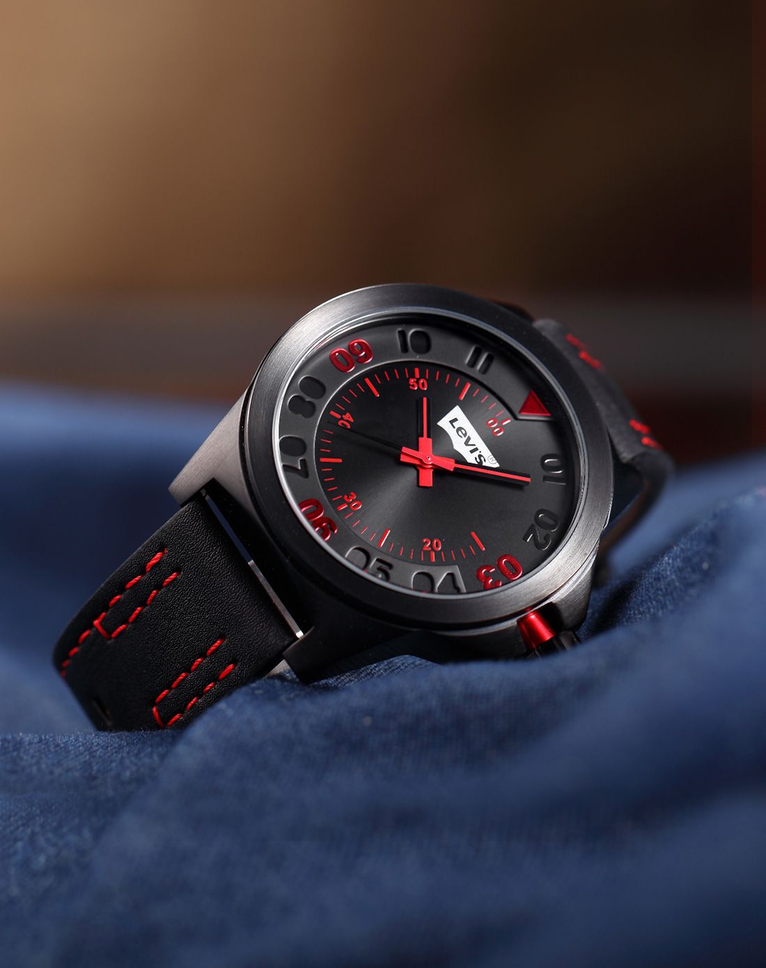 李维斯levis手表专场 李维斯 红色亮眼指针炫酷黑钢石英男表