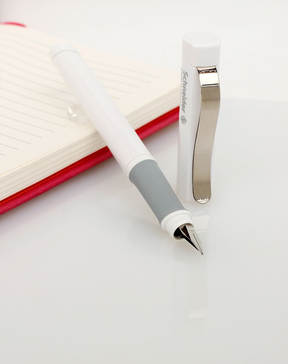 施耐德 经典白色钢笔礼盒装