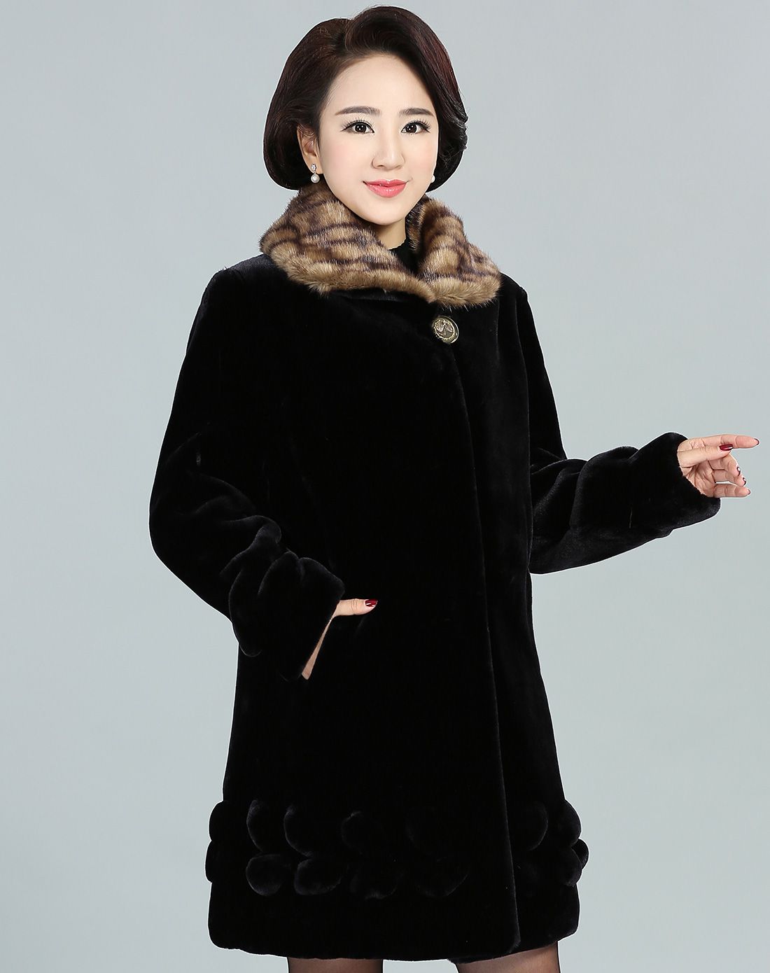 昊意 女款黑色华贵仿貂绒大衣