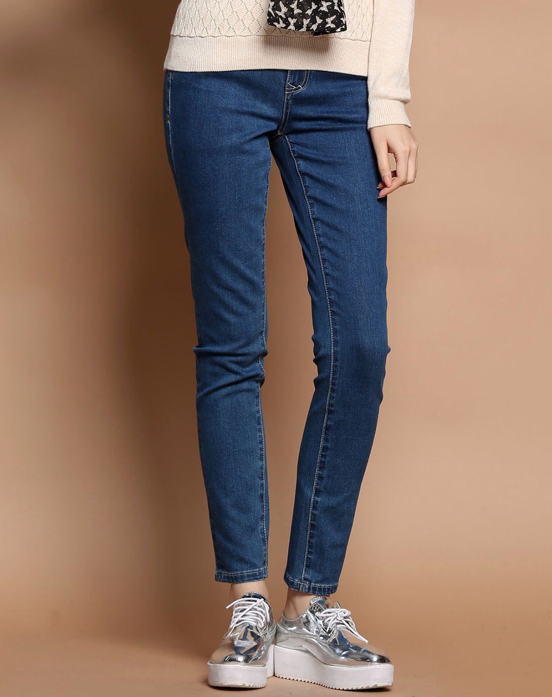 女装湖蓝色修身弹性牛仔裤