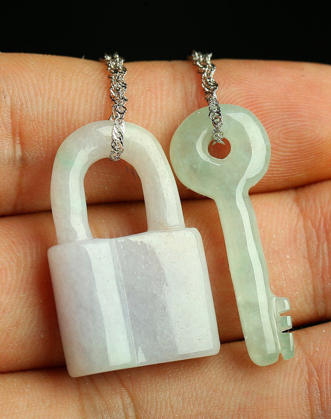 一品翠玉器专场一品翠 天然a货翡翠糯种淡绿平安锁挂件dfb04213j_唯品