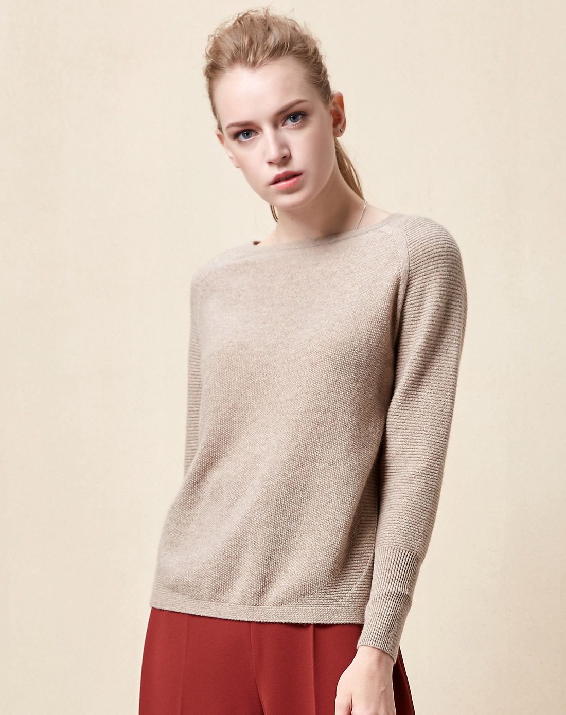 圆领休闲羊绒女衫