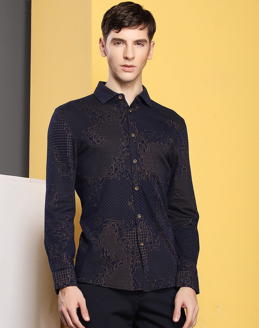 成熟大方暗纹长袖休闲衬衫