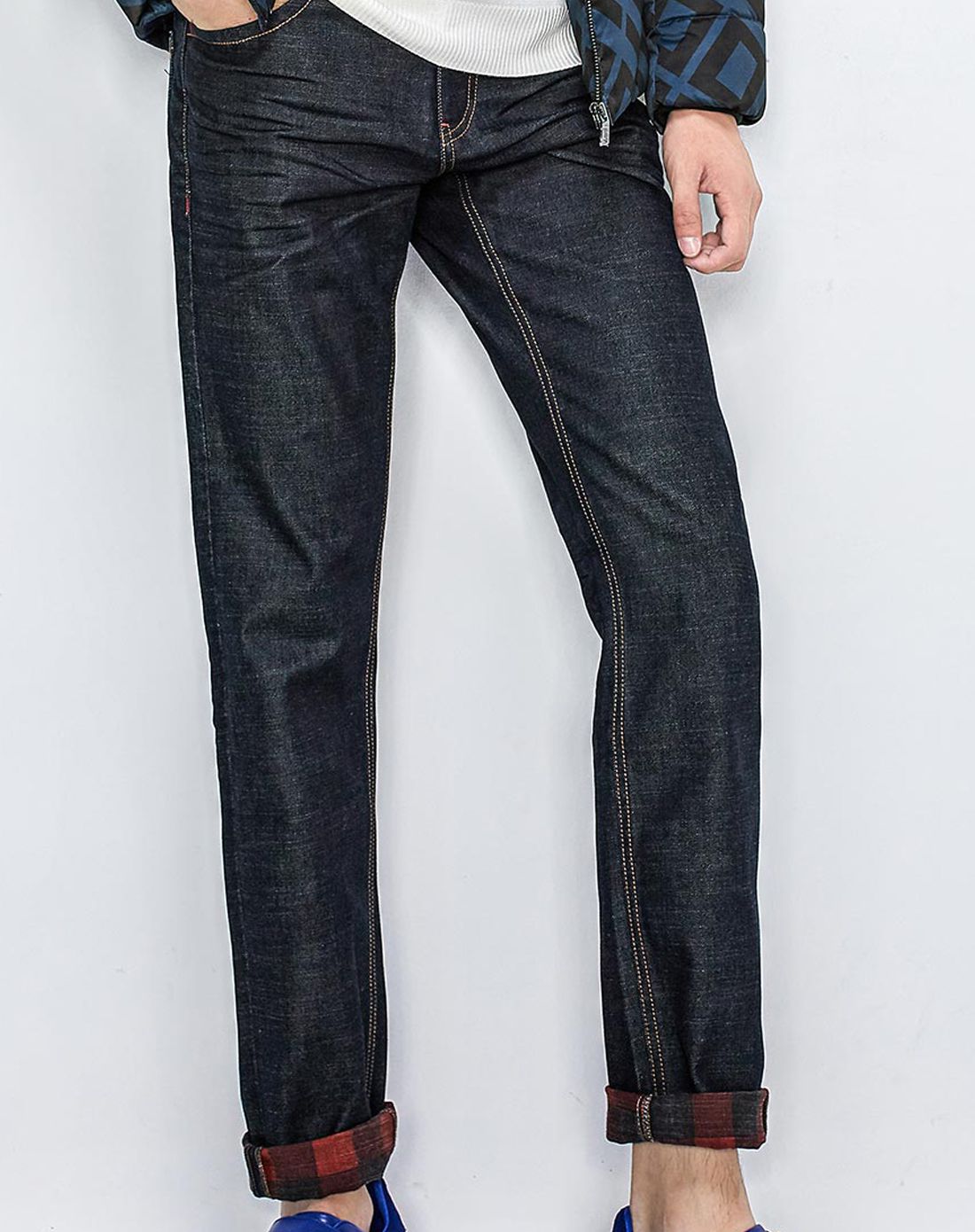 藏青色休闲牛仔裤