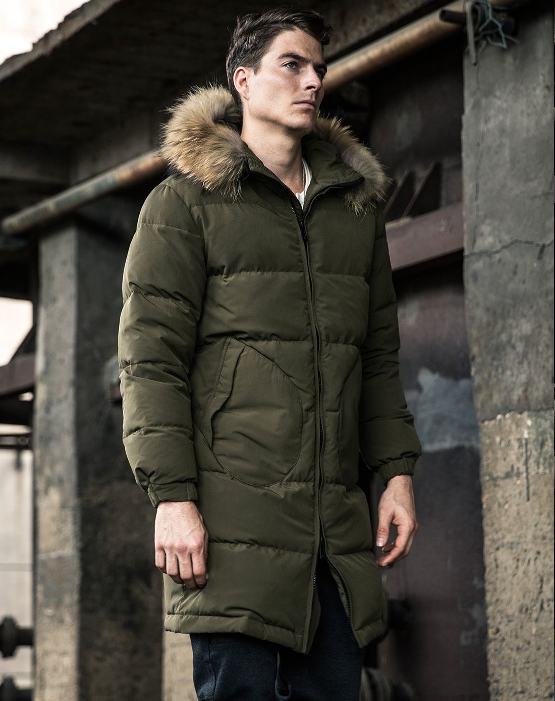 军绿军事复古连帽长版羽绒服