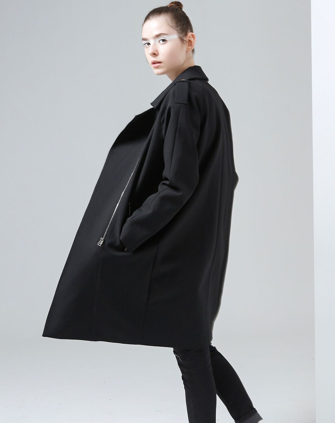 拉链装饰中长款风衣外套黑色