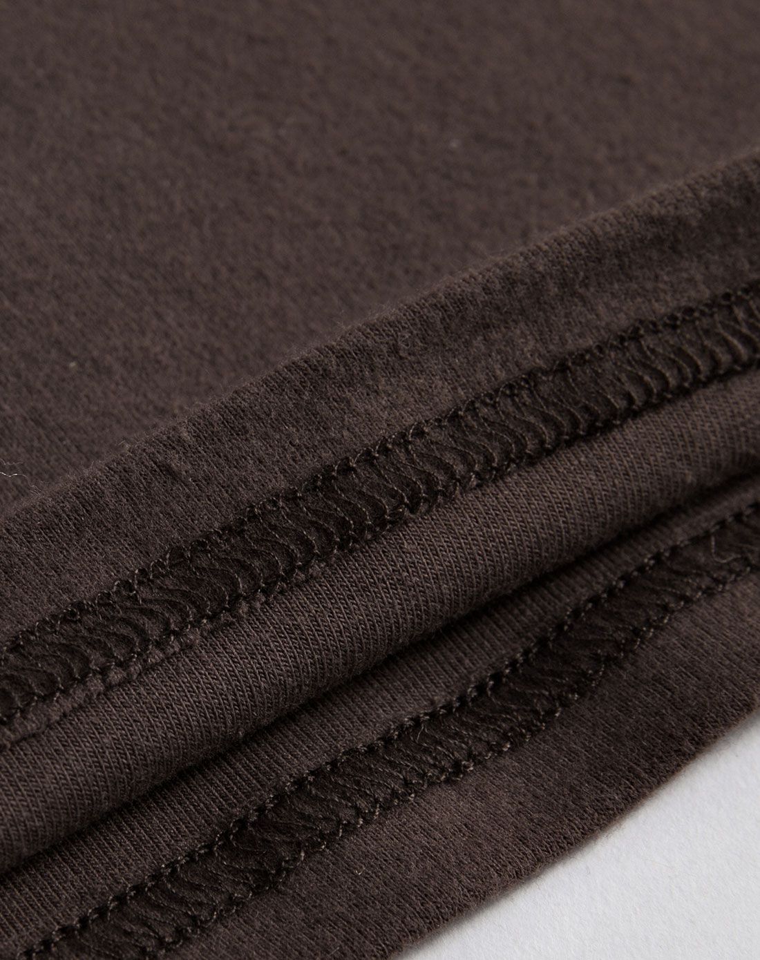 咖啡色时尚纯色修身长袖t恤