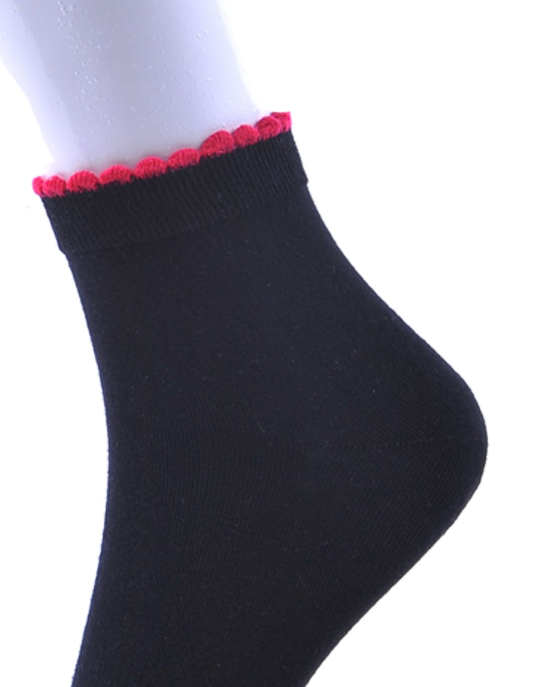 女款黑色花边休闲袜