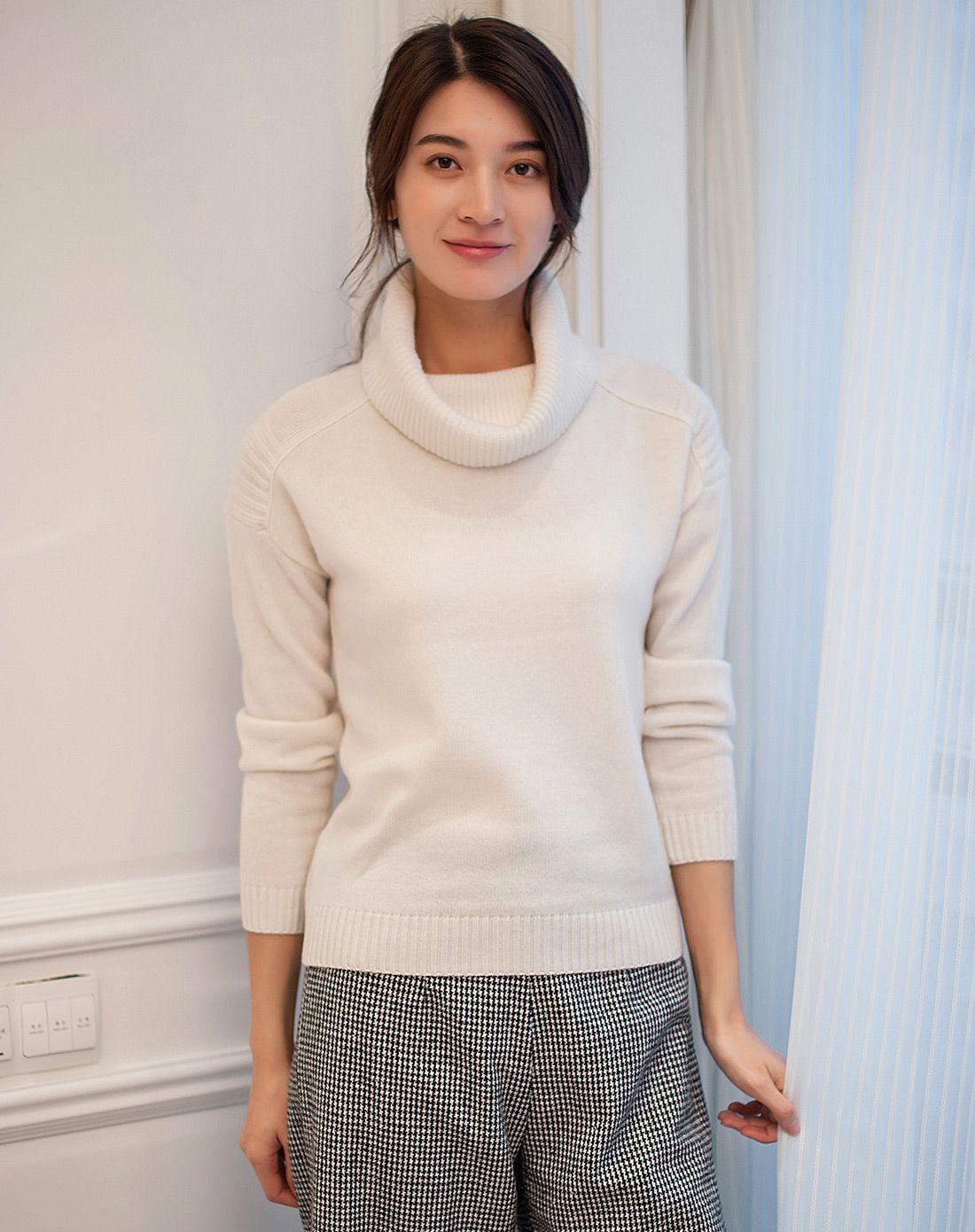 堆堆领羊绒衫浅驼