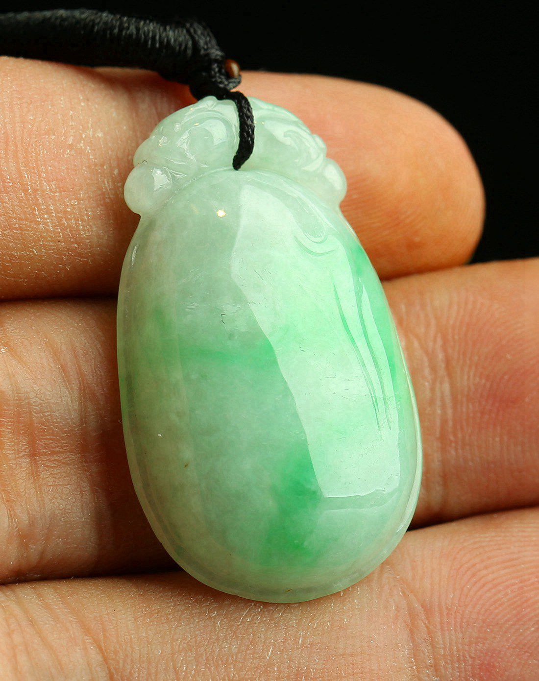 一品翠 天然a货翡翠糯种淡绿有求必应挂件