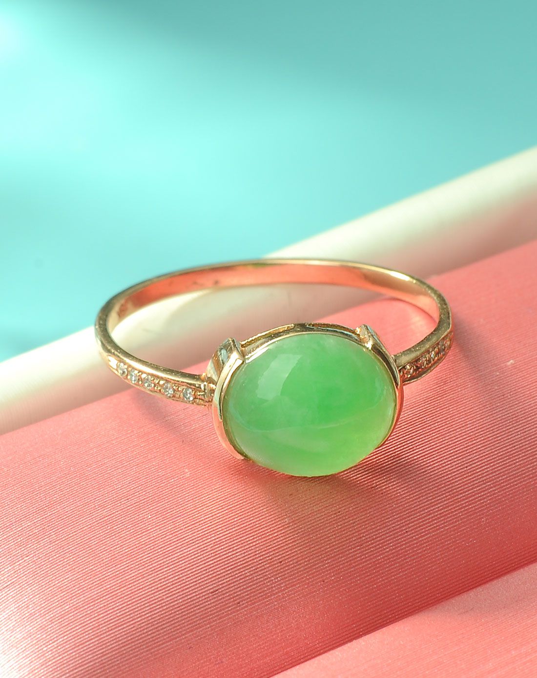 荔尚18k金镶嵌a货满绿椭圆形翡翠戒指附证书