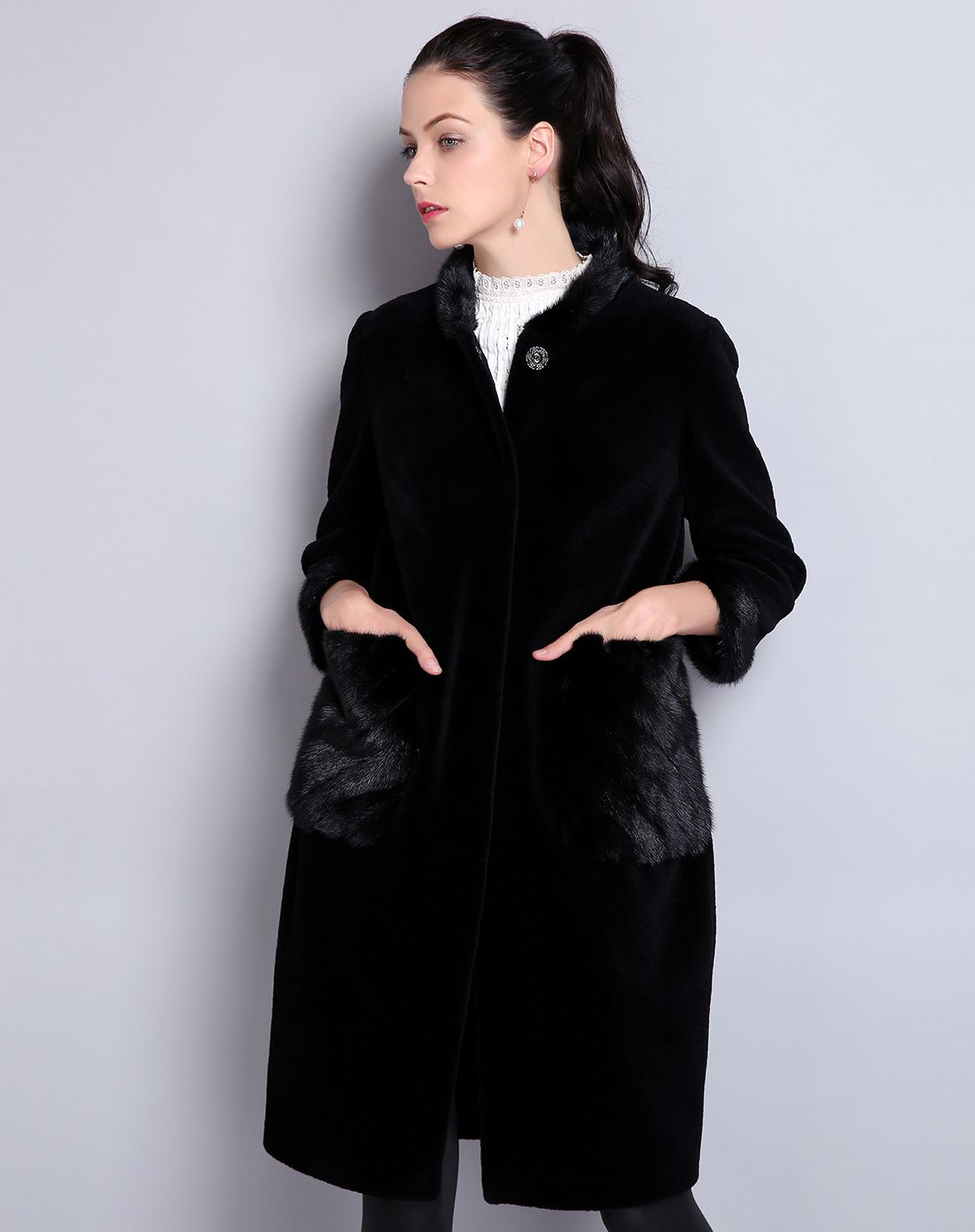 女式澳毛配水貂毛休闲大衣黑色