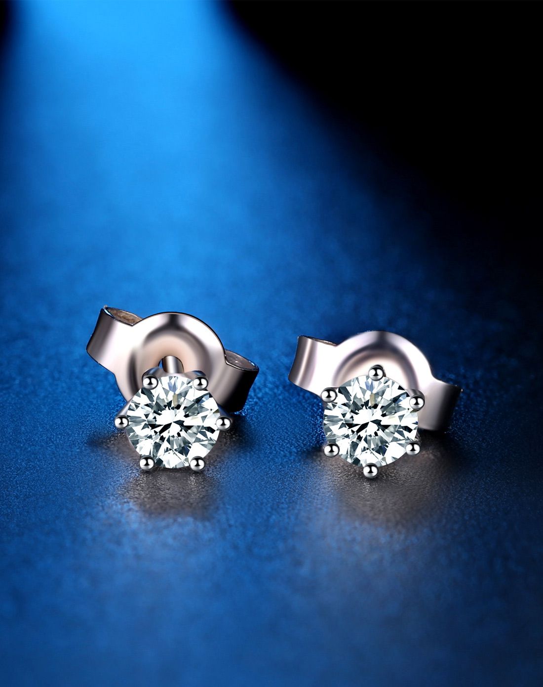 千禧之星 13分经典六爪钻石耳钉