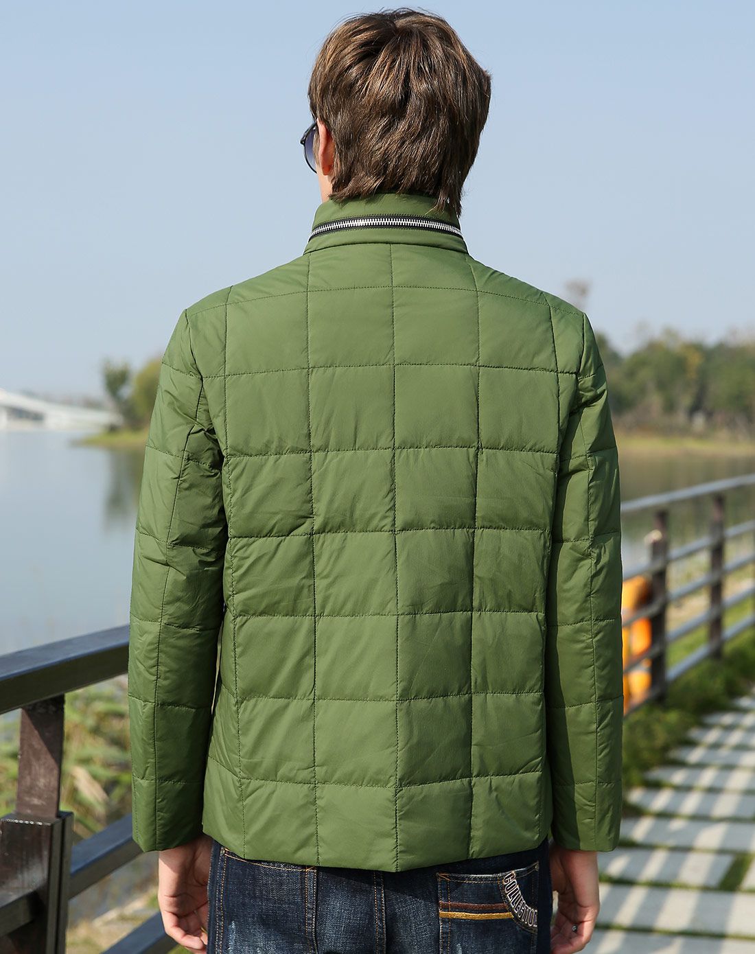 男款绿色休闲时尚羽绒服