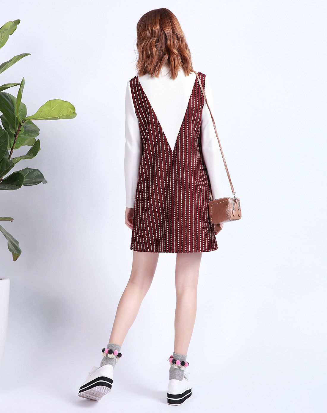 color大v领背心连衣裙酒红t1611s763111_唯品会